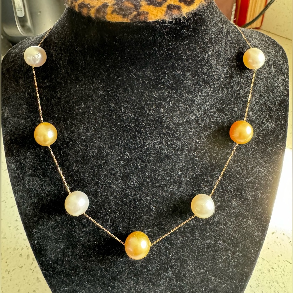 Japan south sea pearl necklace in K18 yellow gold